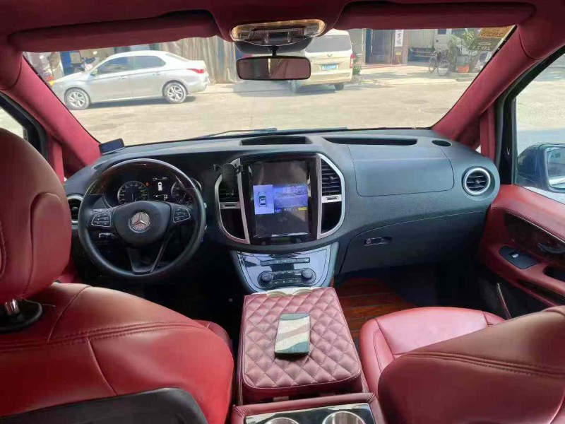 中山19年奔驰威霆4