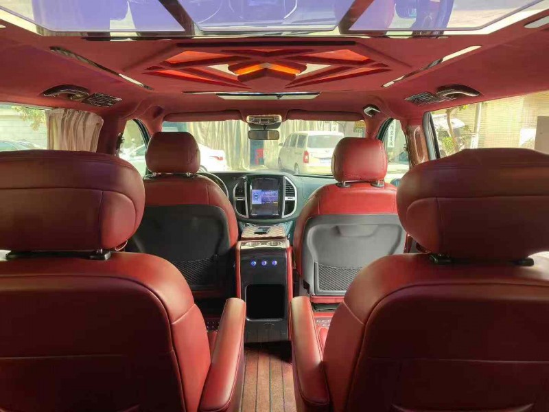 中山19年奔驰威霆5