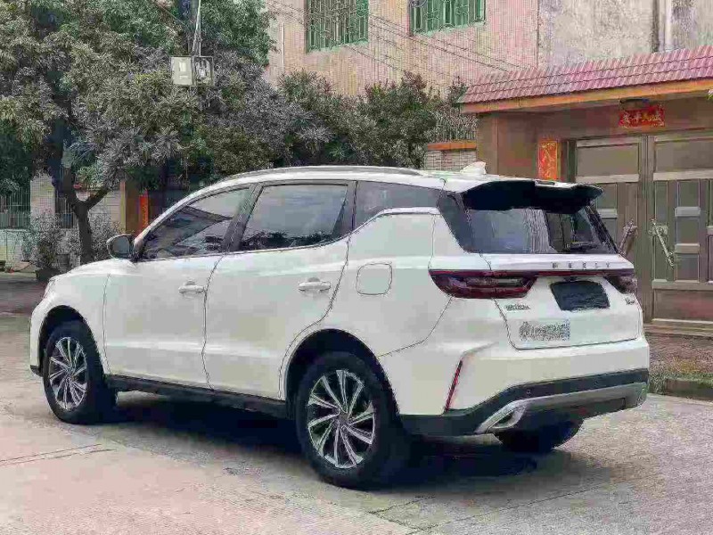 中山22年吉利远景8