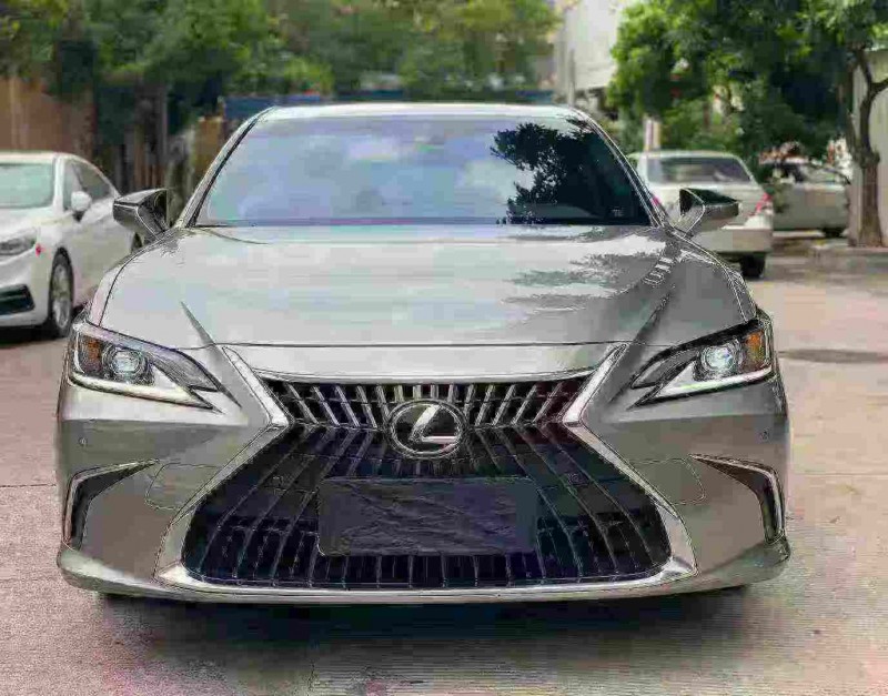 中山23年雷克萨斯ES1