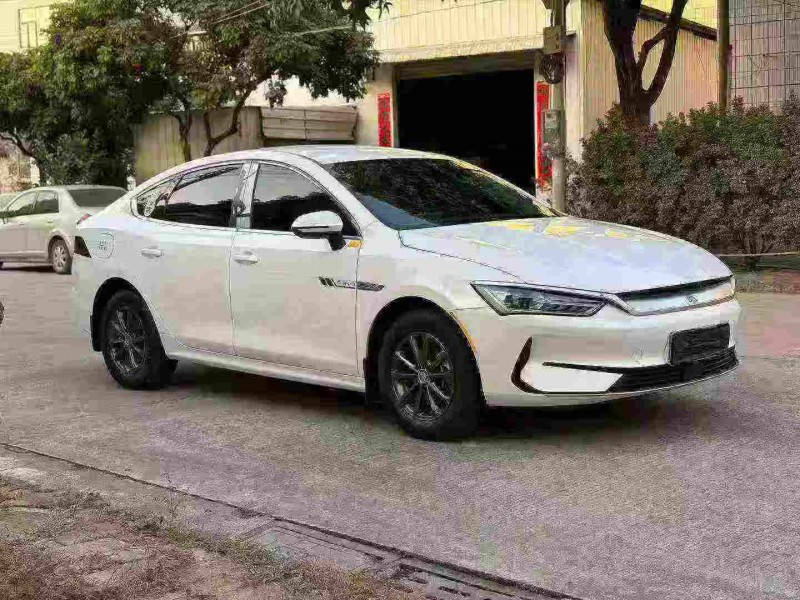 中山23年比亚迪秦2