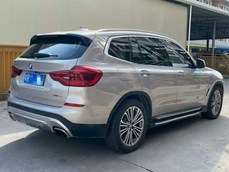 广州19年宝马X38