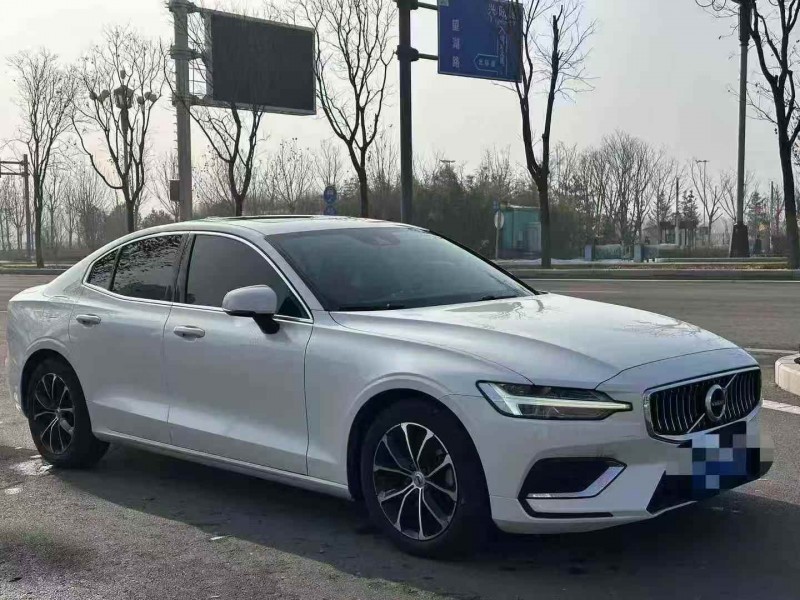 长治20年沃尔沃S60L3
