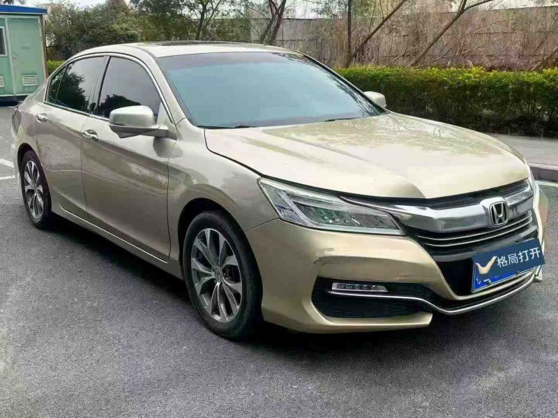湛江17年本田雅阁2