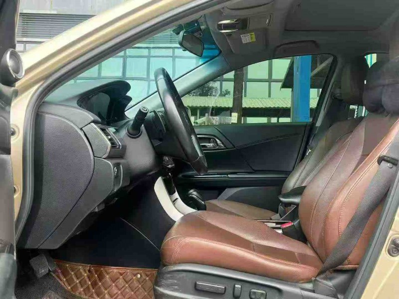 湛江17年本田雅阁4