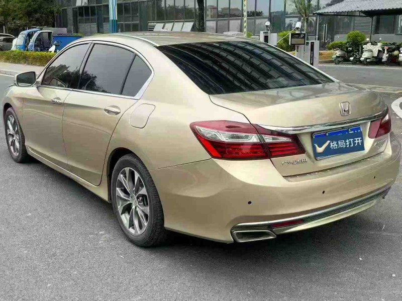 湛江17年本田雅阁7