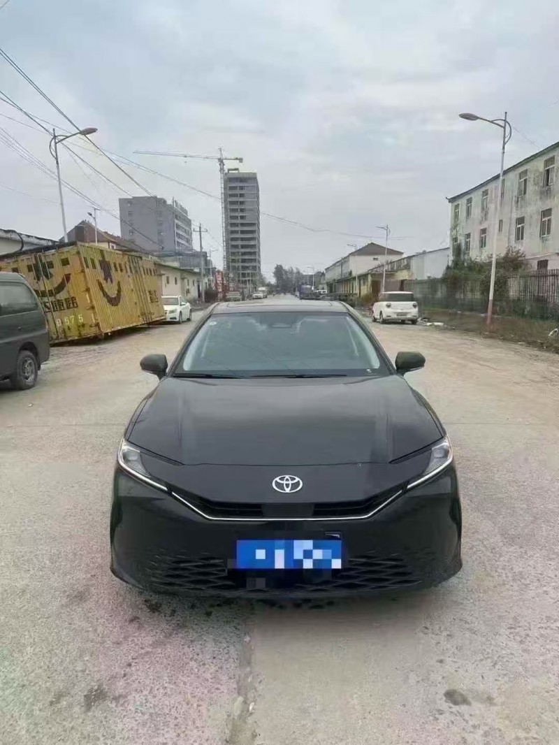 菏泽25年丰田凯美瑞1