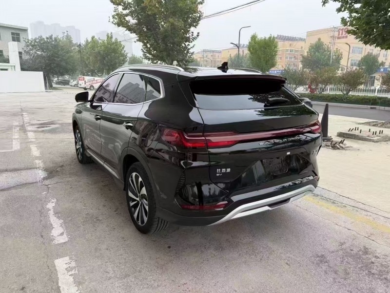 保定23年比亚迪宋8