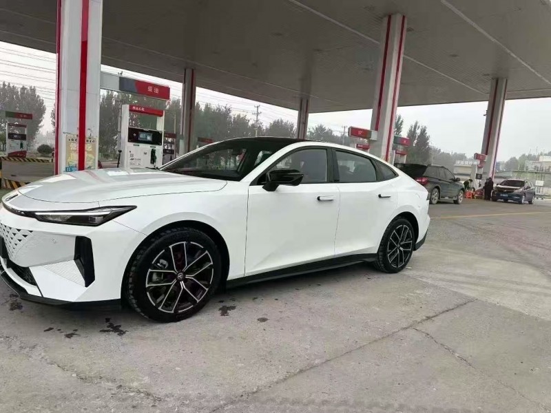 保定25年长安汽车UNI2