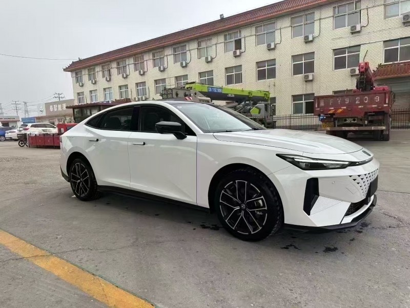 保定25年长安汽车UNI3