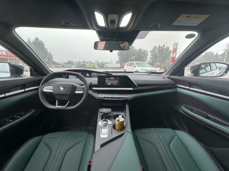 保定25年长安汽车UNI5