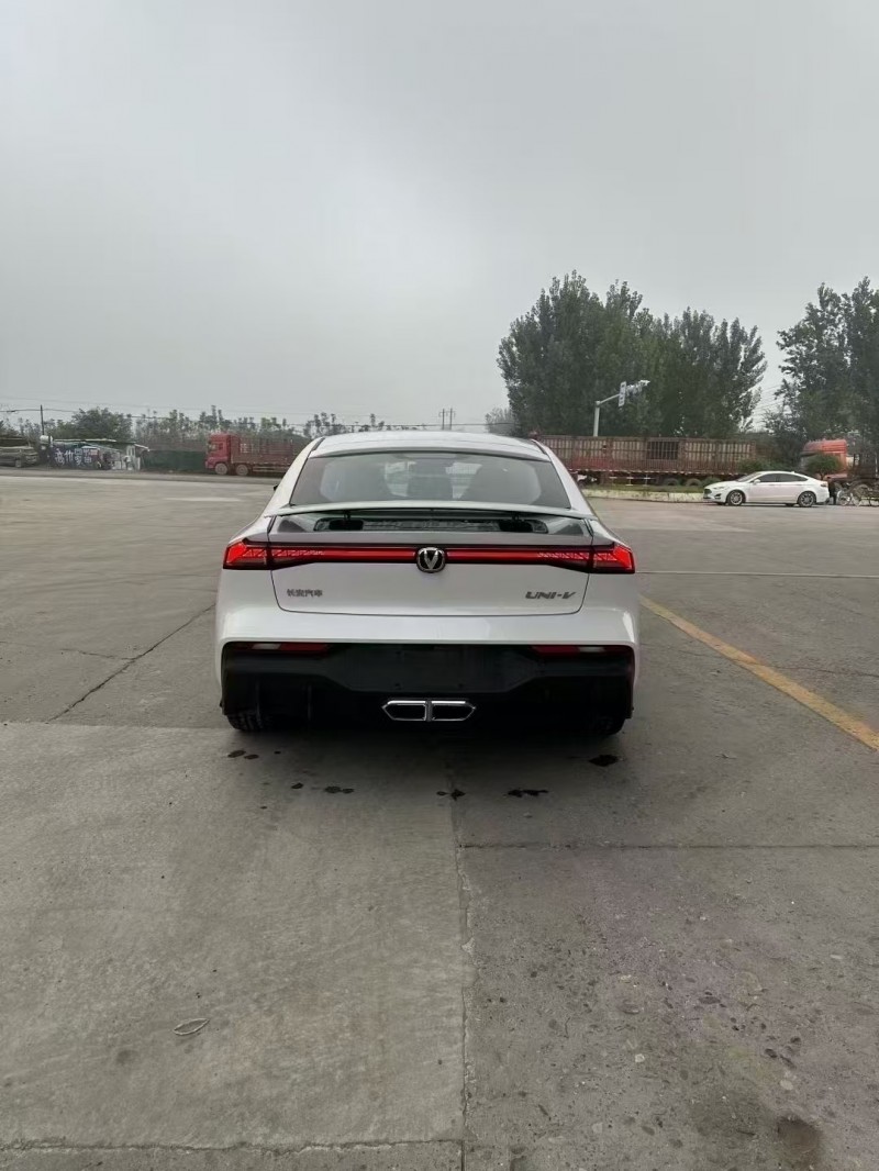 保定25年长安汽车UNI9