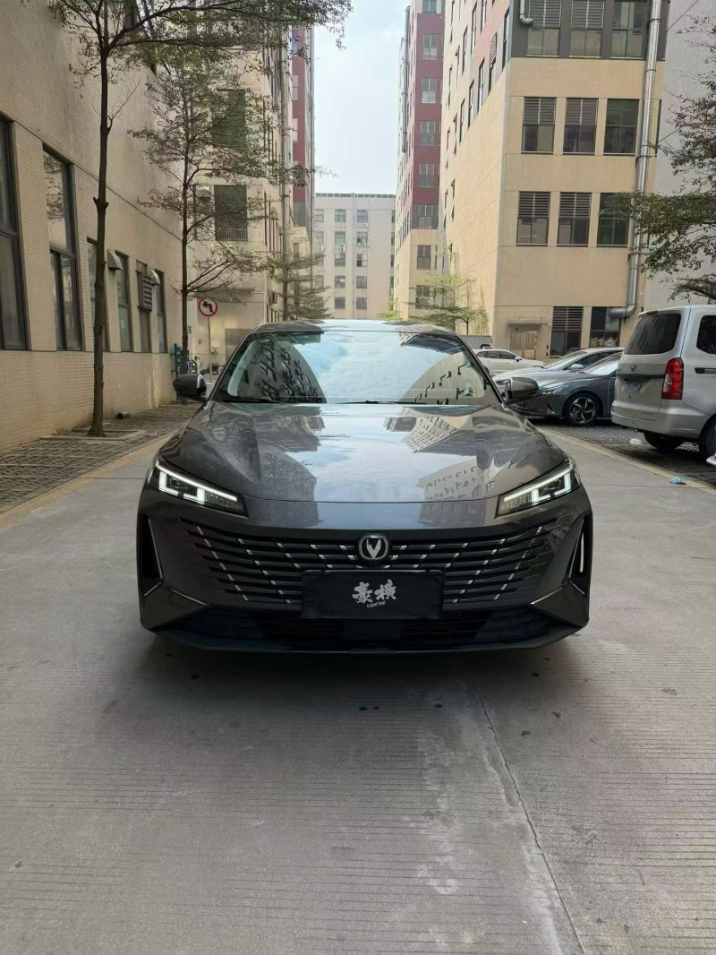 佛山25年长安汽车逸动1