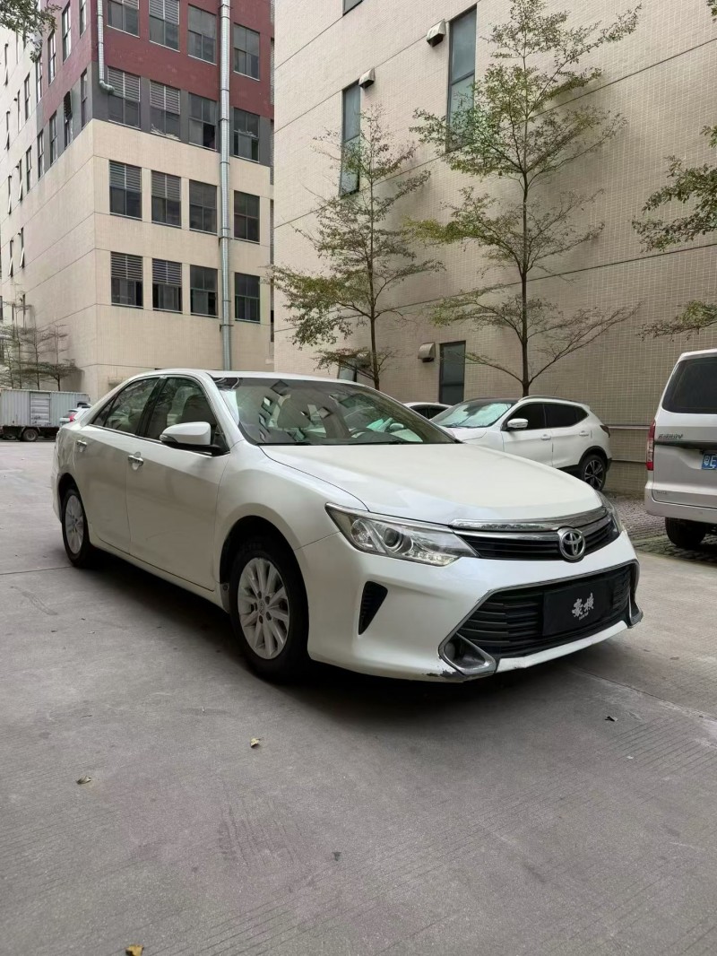 佛山16年丰田凯美瑞2