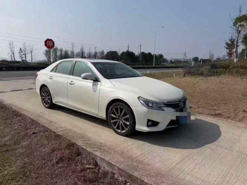 苏州14年丰田锐志1