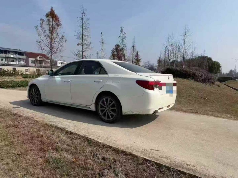 苏州14年丰田锐志6