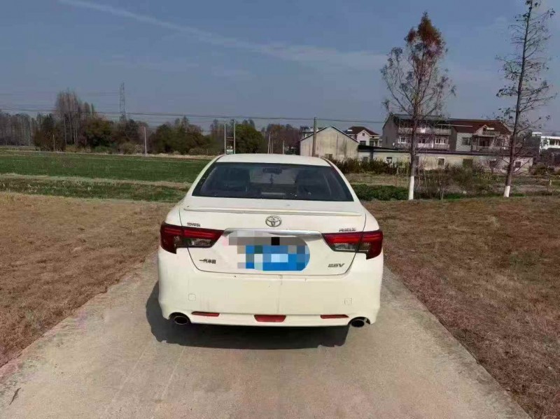 苏州14年丰田锐志7