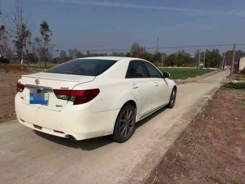 苏州14年丰田锐志8