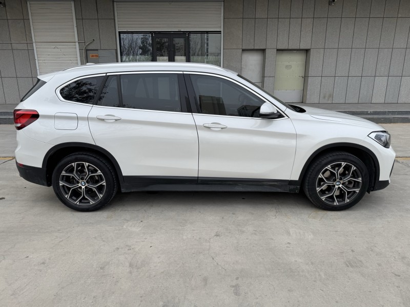 济宁22年宝马X13