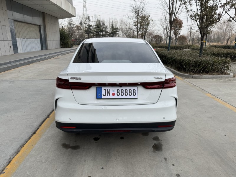 济宁24年吉利几何8