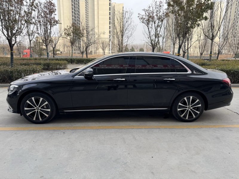 济宁23年奔驰E8