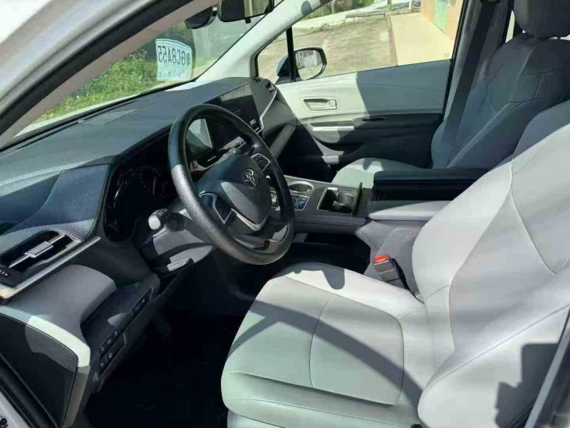 珠海25年丰田格瑞维亚4