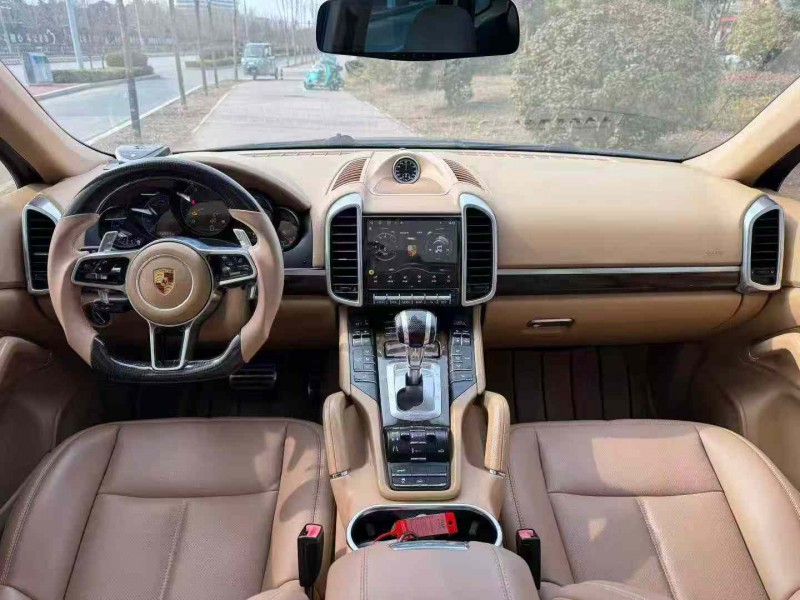 枣庄12年保时捷卡宴6