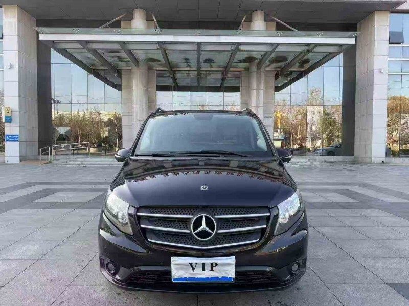 枣庄19年奔驰威霆1