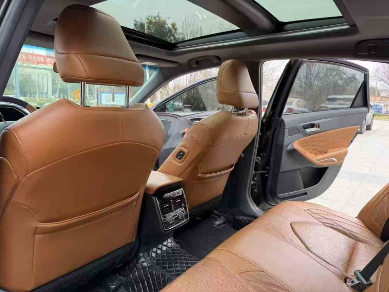 枣庄21年丰田亚洲龙5