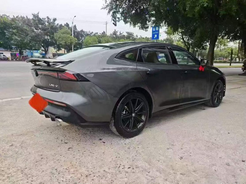 桂林25年长安汽车UNI7