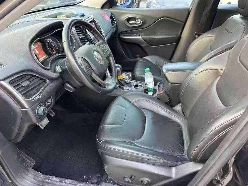 东营19年Jeep自由光5