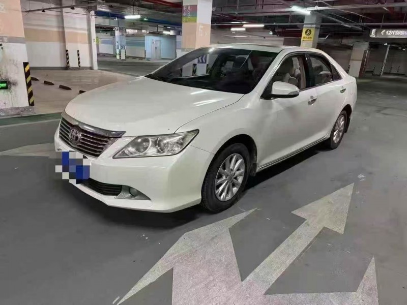 杭州14年丰田凯美瑞3