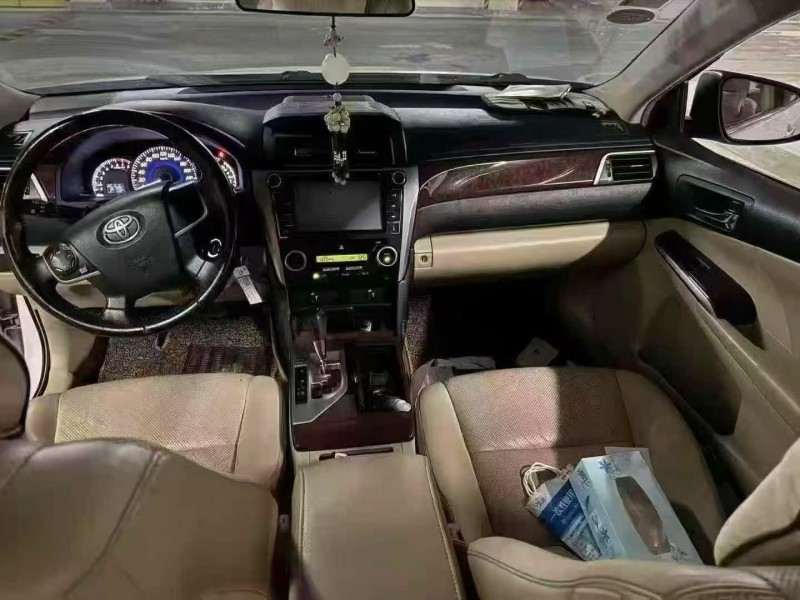 杭州14年丰田凯美瑞5