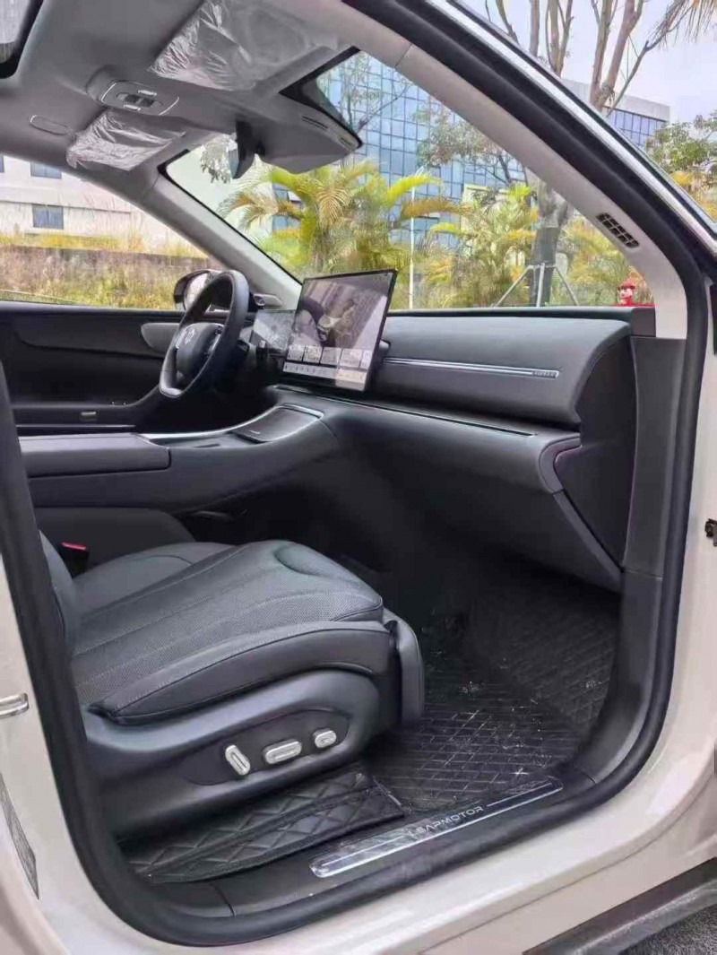 韶关25年零跑汽车C117