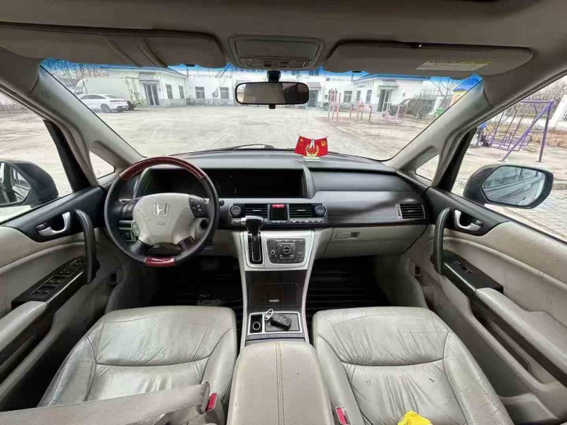 徐州15年本田艾力绅8