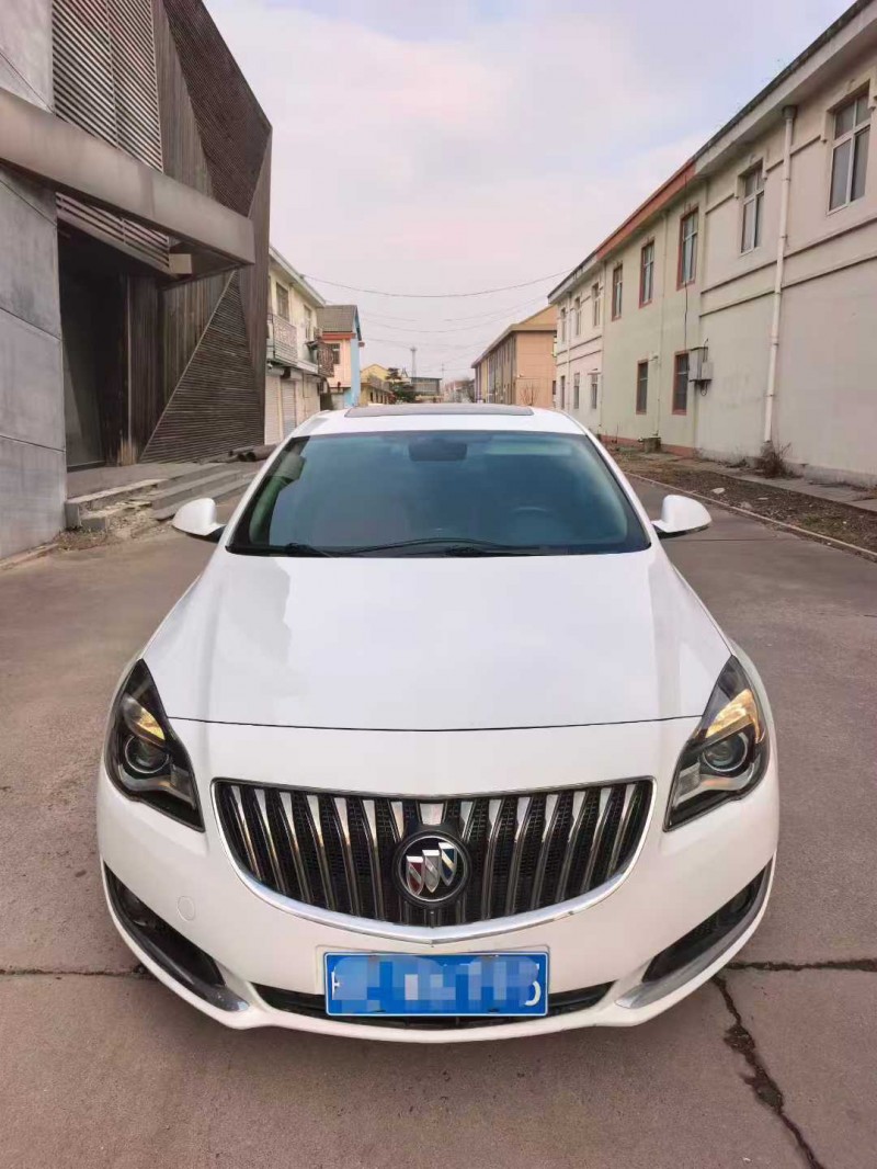 青岛17年别克君威1