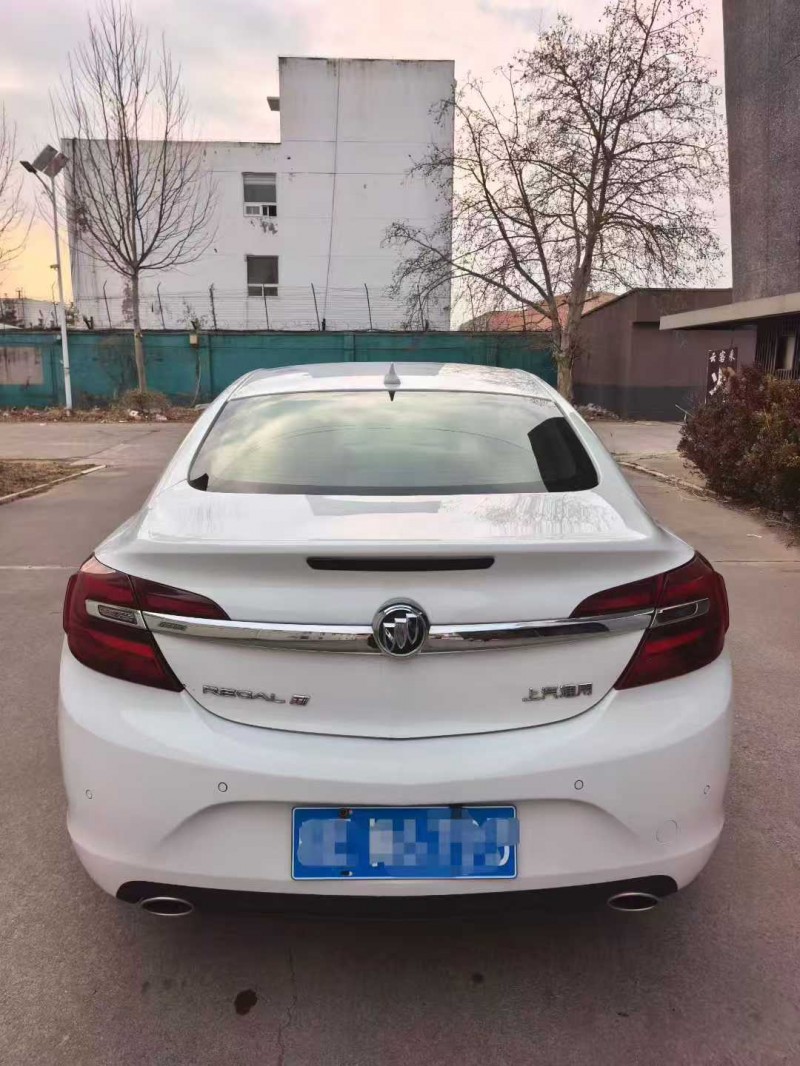 青岛17年别克君威2