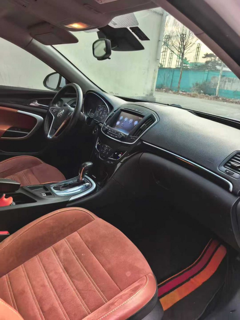 青岛17年别克君威7