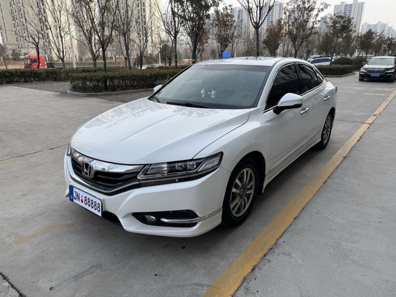 济宁16年本田思铂睿3