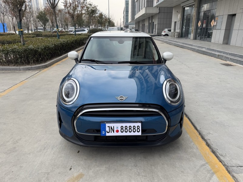 济宁22年宝马迷你1