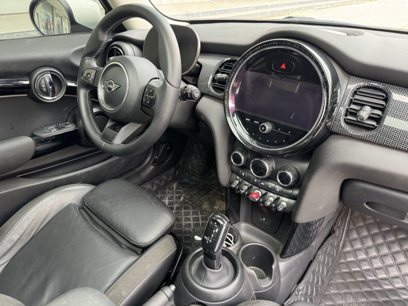 济宁22年宝马迷你4