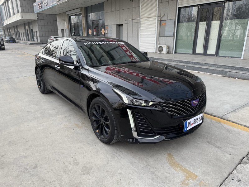 济宁23年凯迪拉克CT52