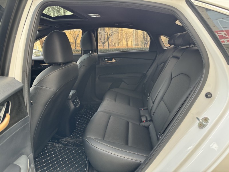 济宁19年起亚K35