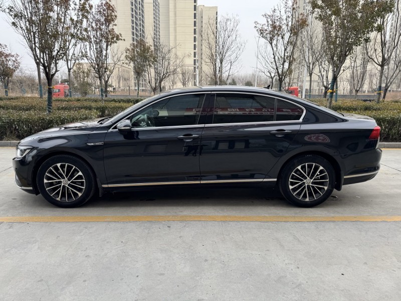 济宁20年大众迈腾4