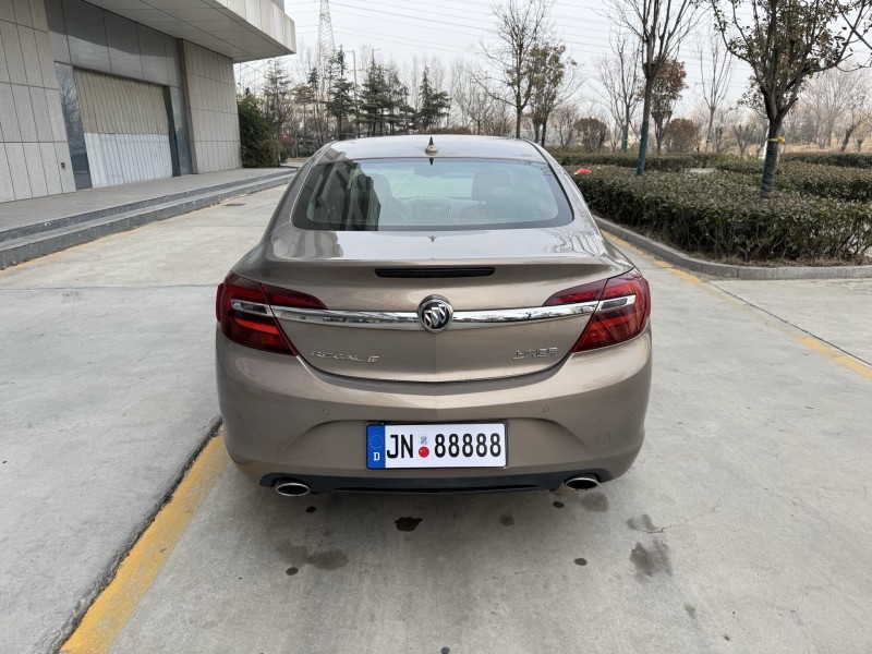 济宁17年别克君威8