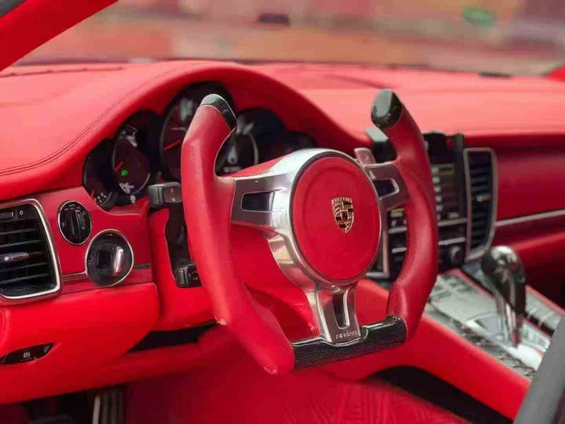 湛江14年保时捷帕拉梅拉3