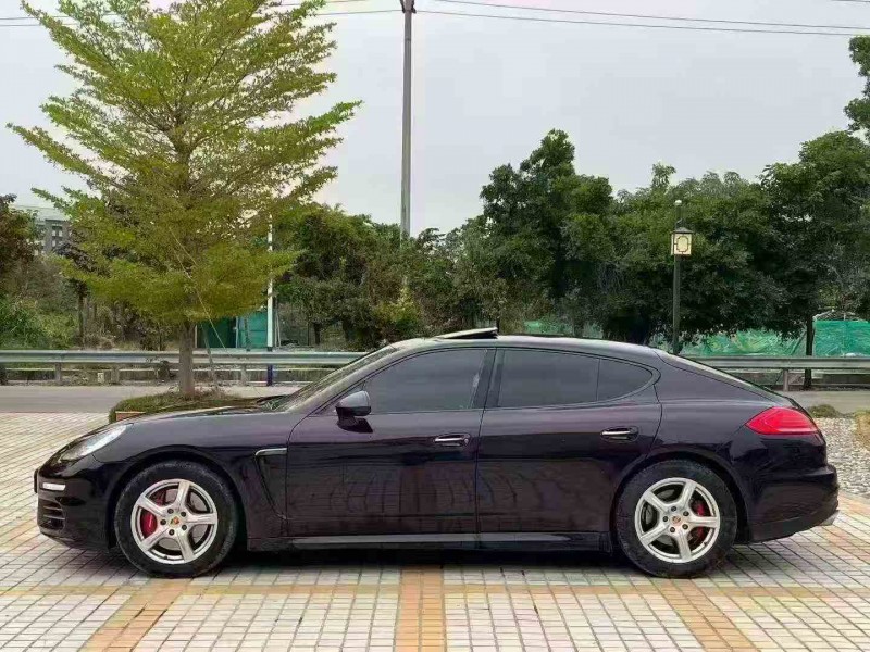 湛江14年保时捷帕拉梅拉8