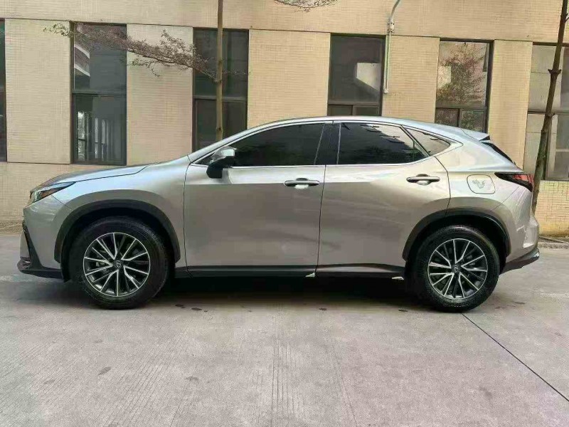 汕头23年雷克萨斯NX8