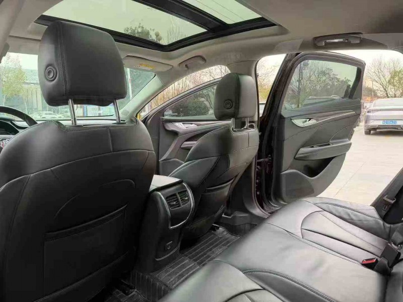 枣庄22年别克君越5