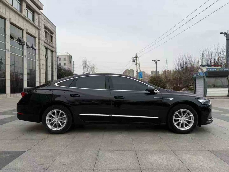 枣庄22年别克君越7